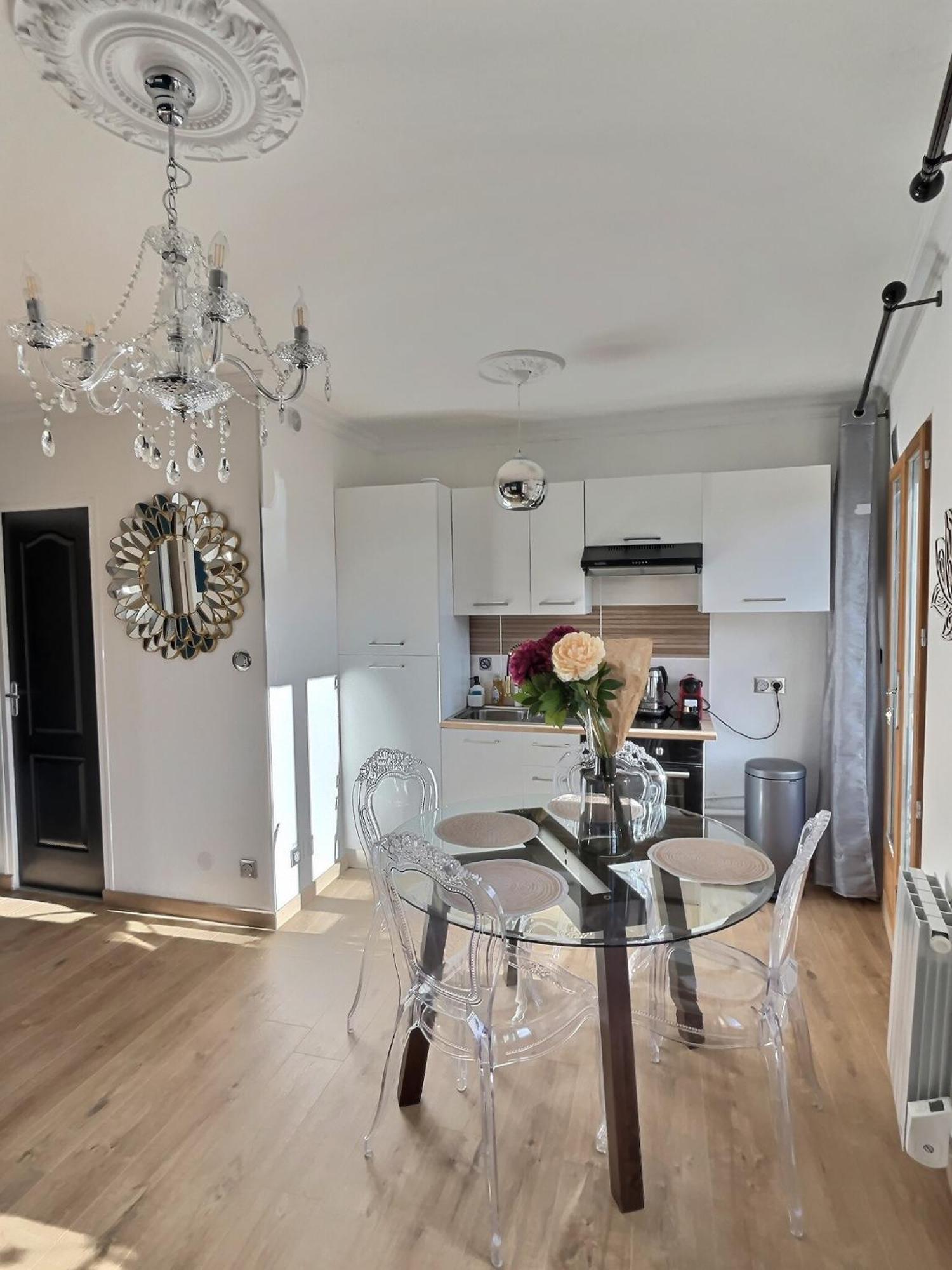 Appartement De Charme Avec Balcon Au Pied Des Commerces เบซิเยร์ ภายนอก รูปภาพ