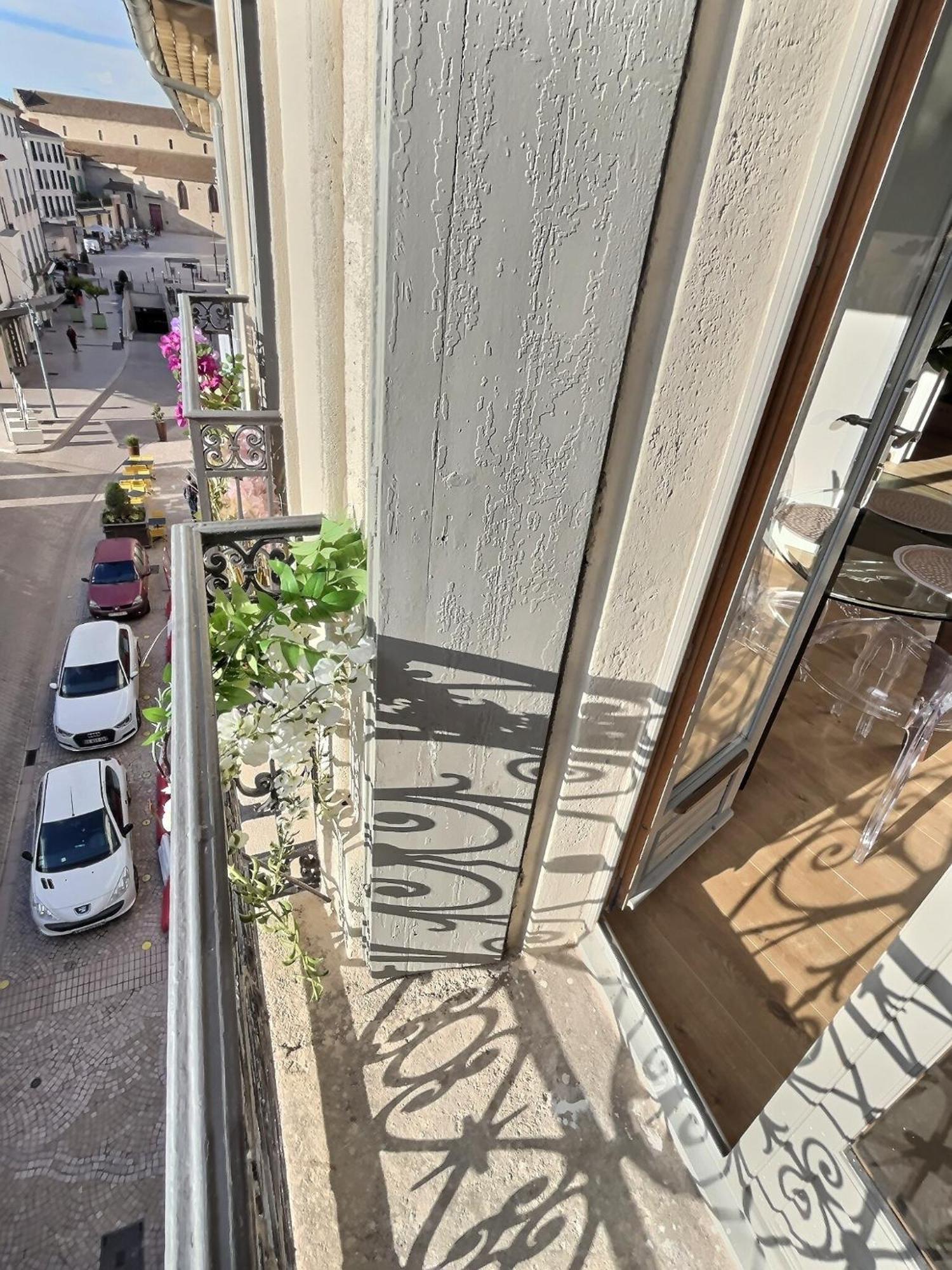 Appartement De Charme Avec Balcon Au Pied Des Commerces เบซิเยร์ ภายนอก รูปภาพ
